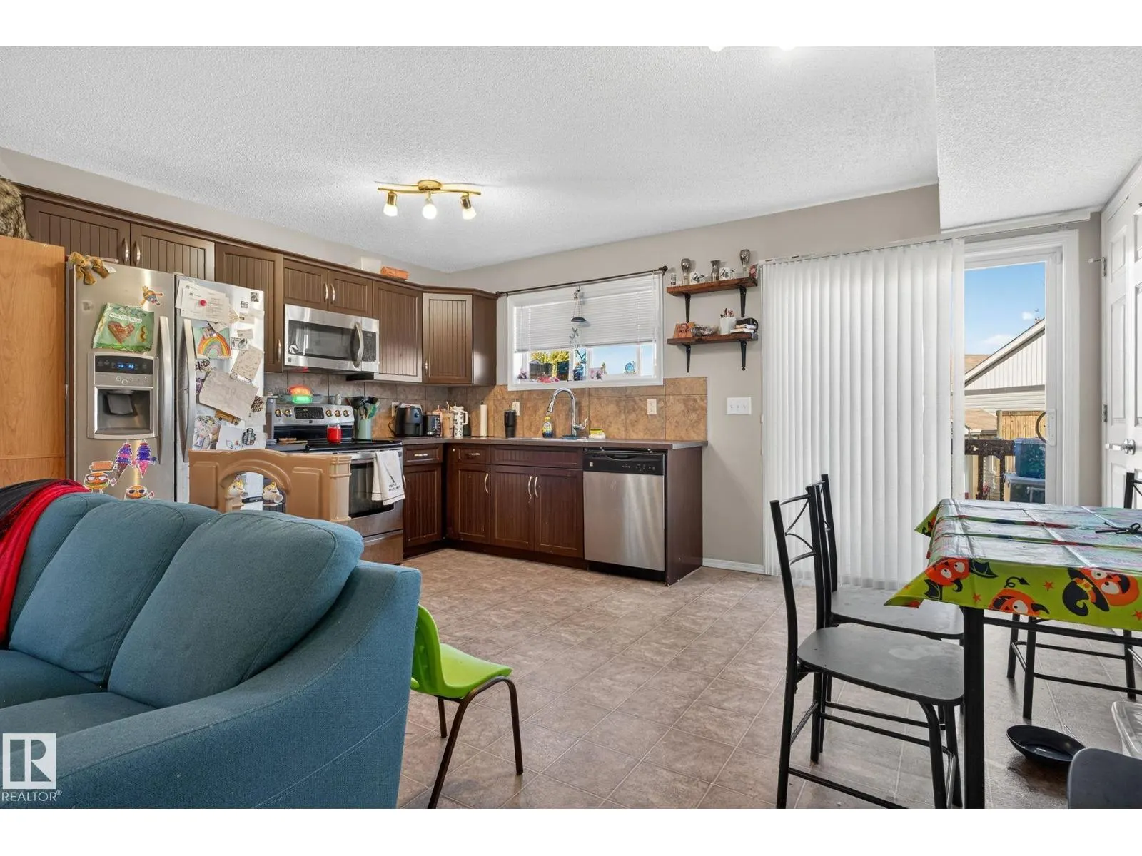 195, 142 Selkirk PL