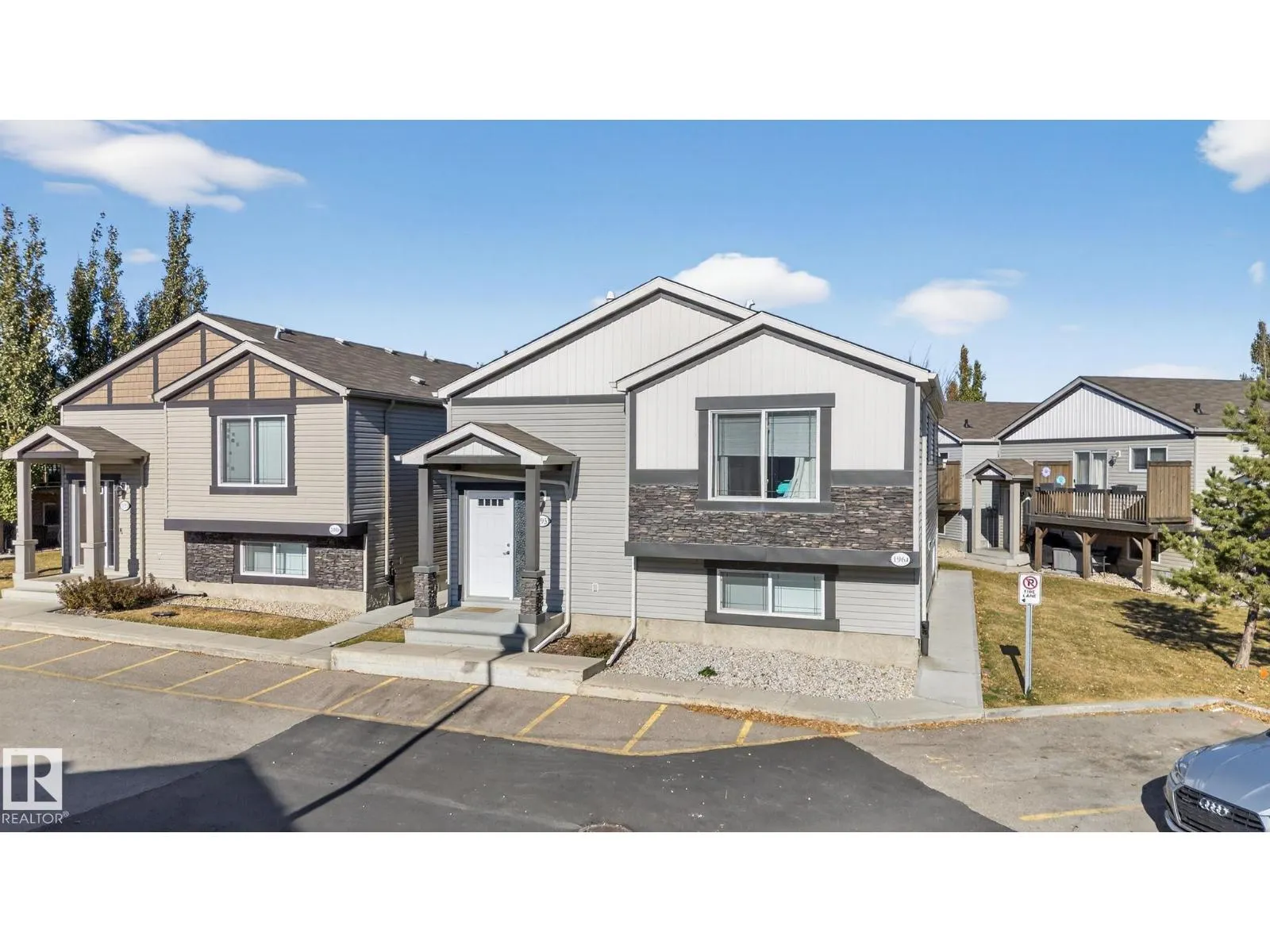 195, 142 Selkirk PL