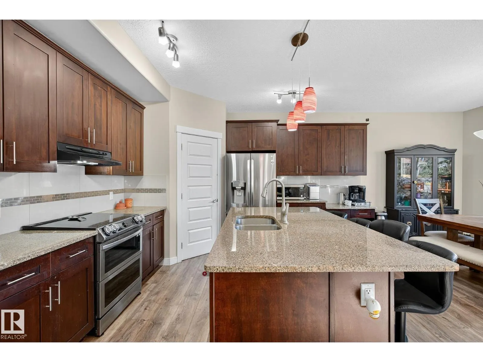22 Shorewood Cr