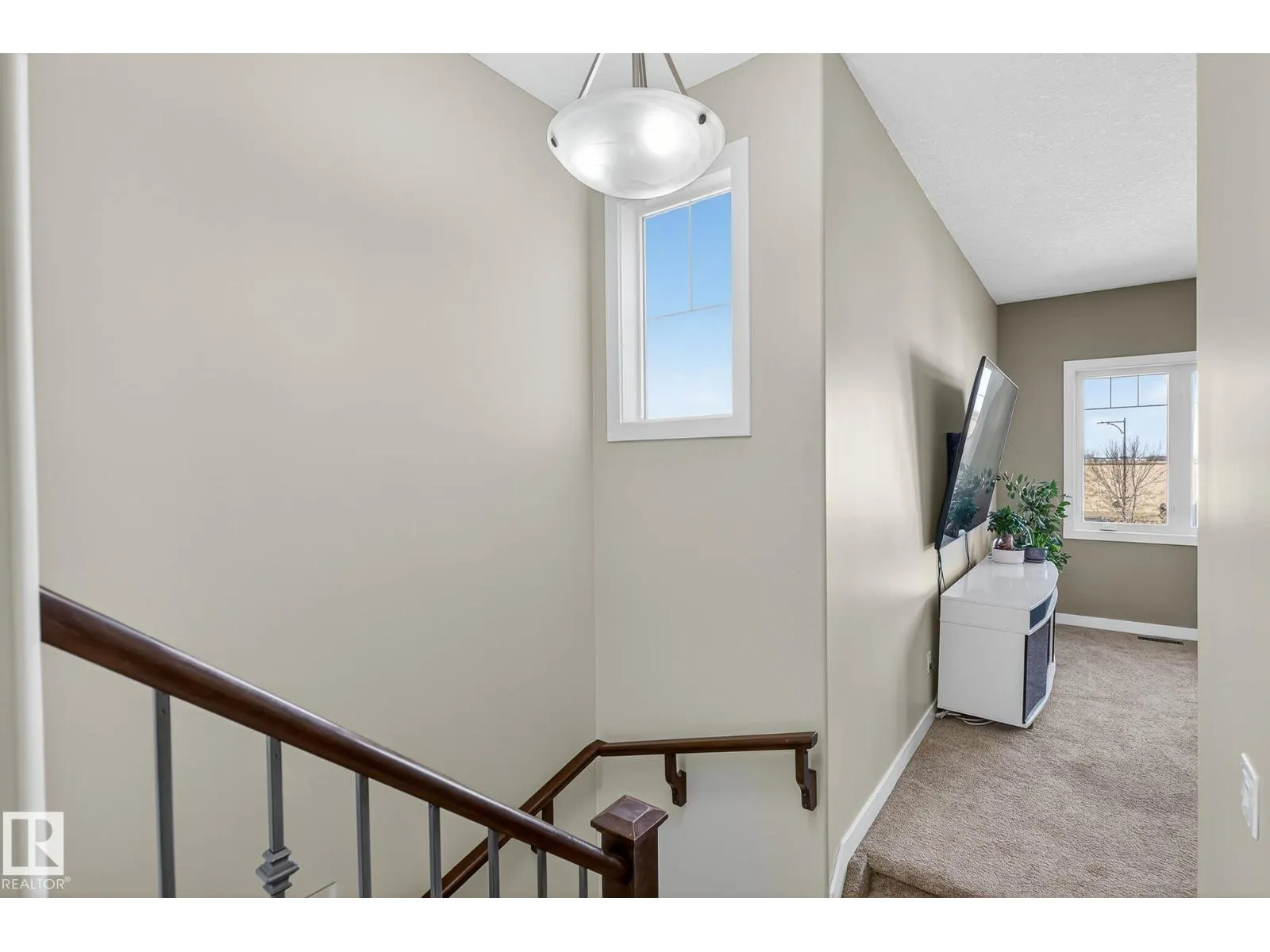 22 Shorewood Cr