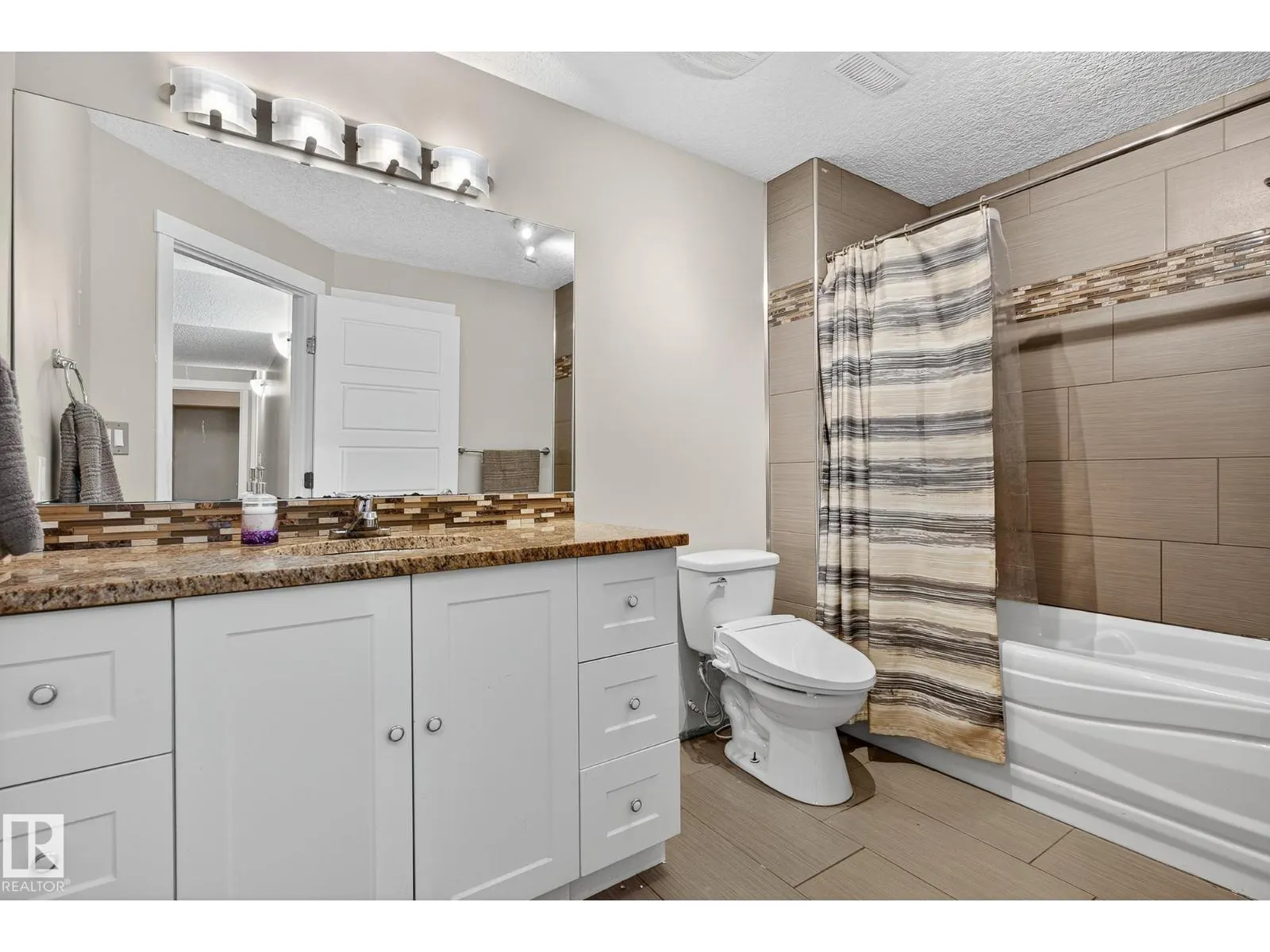 22 Shorewood Cr