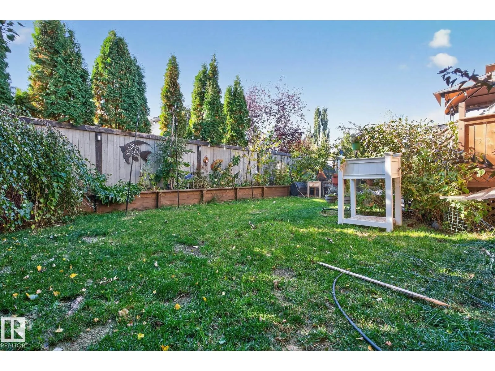 22 Shorewood Cr