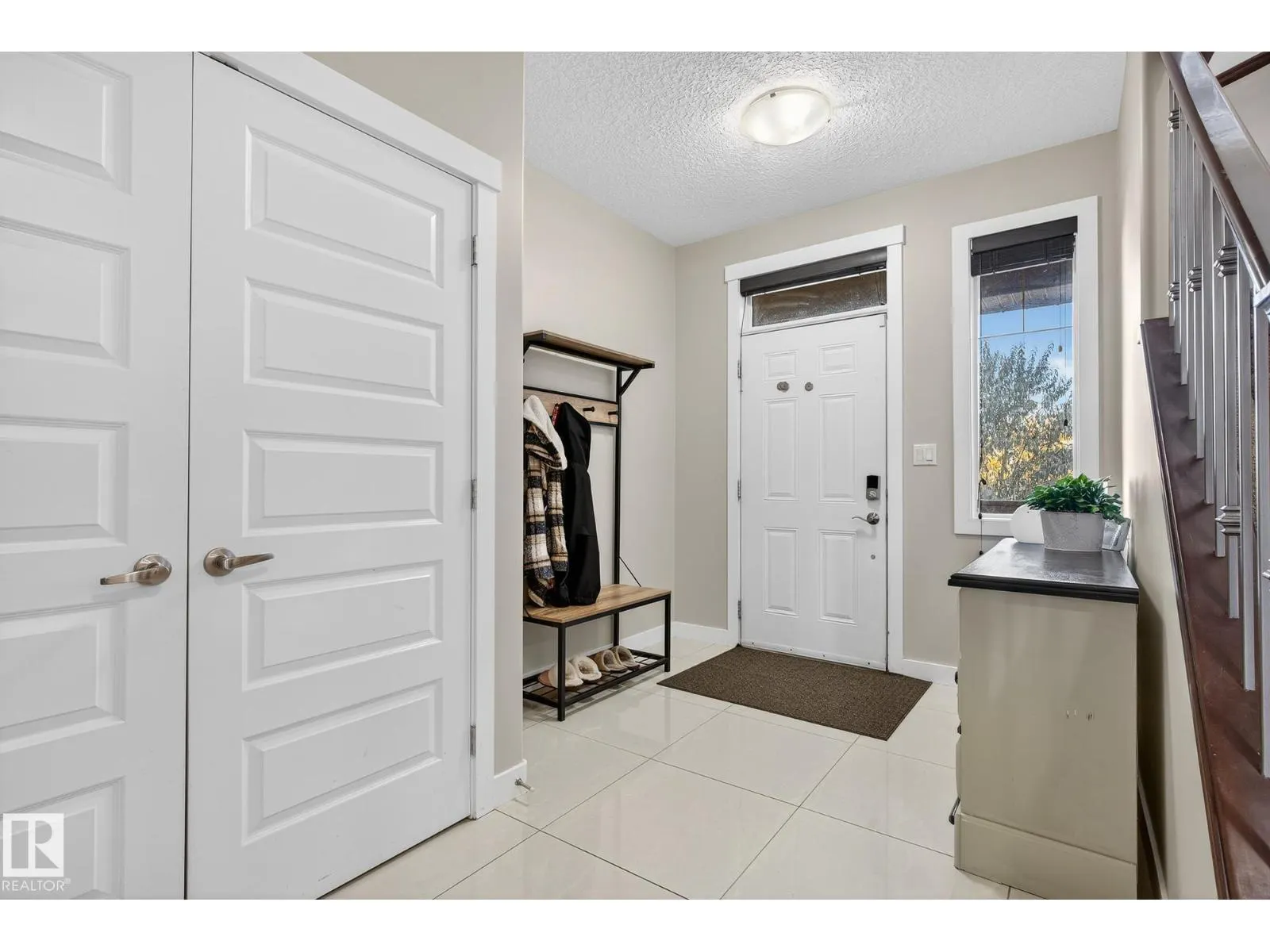22 Shorewood Cr