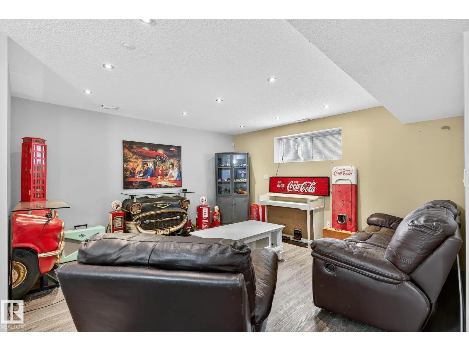 22 Shorewood Cr