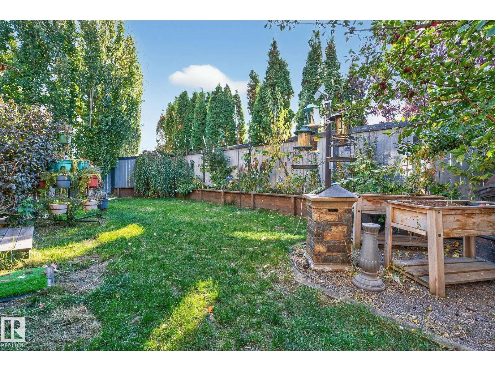 22 Shorewood Cr