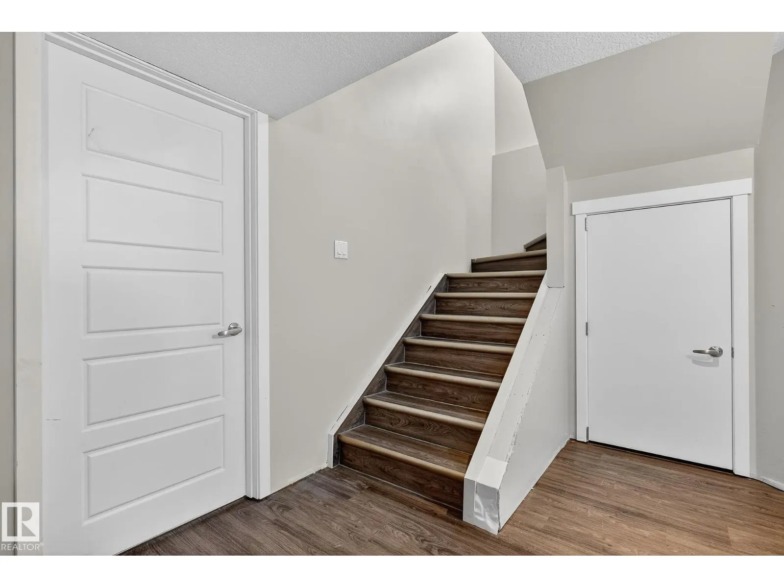 22 Shorewood Cr