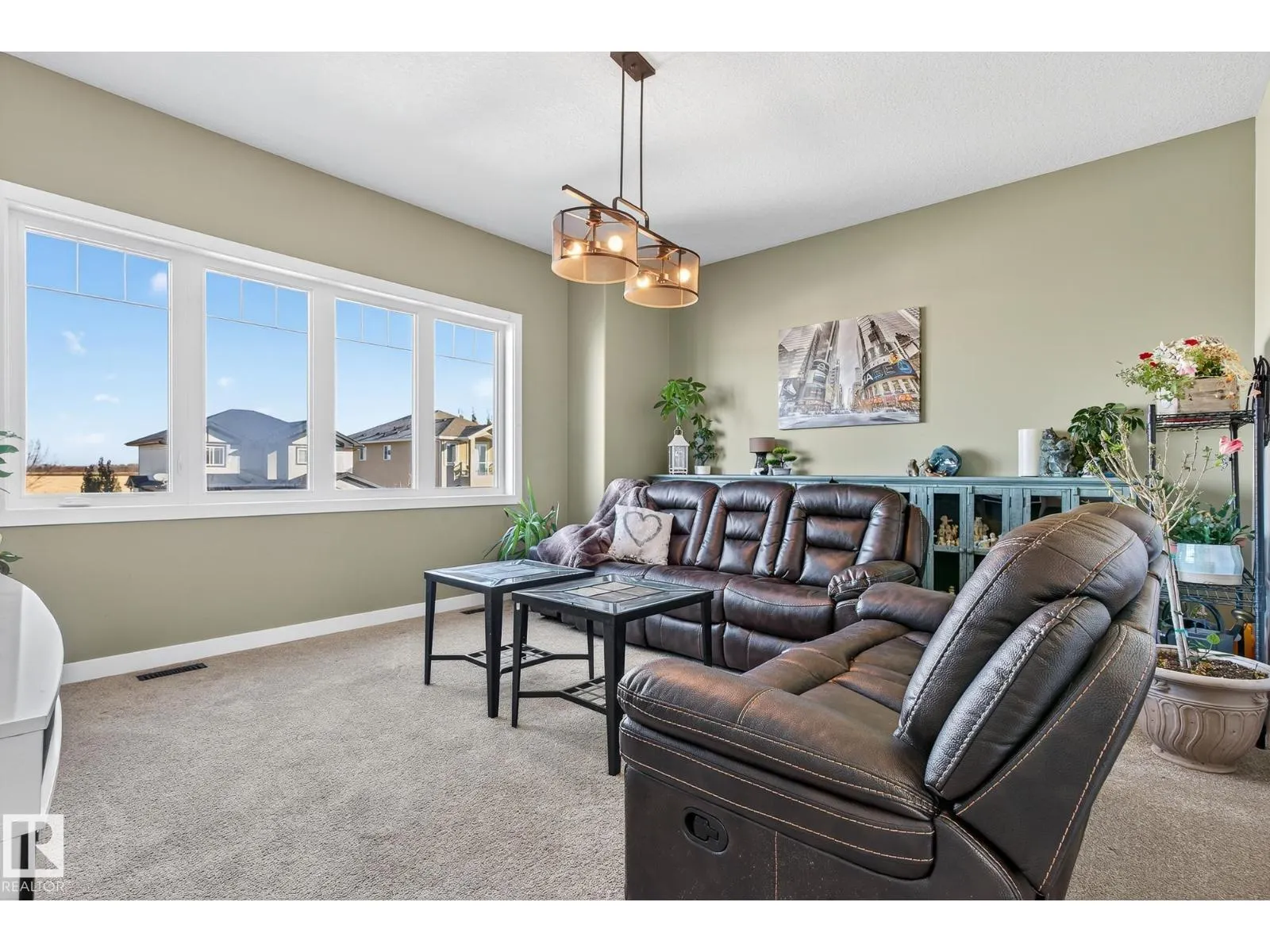 22 Shorewood Cr
