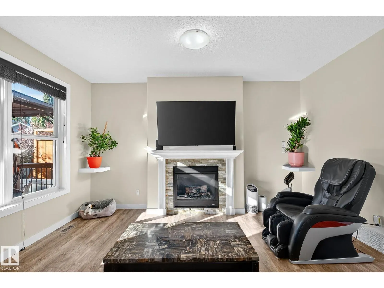 22 Shorewood Cr