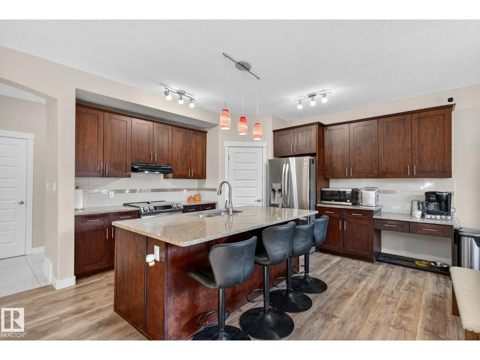 22 Shorewood Cr