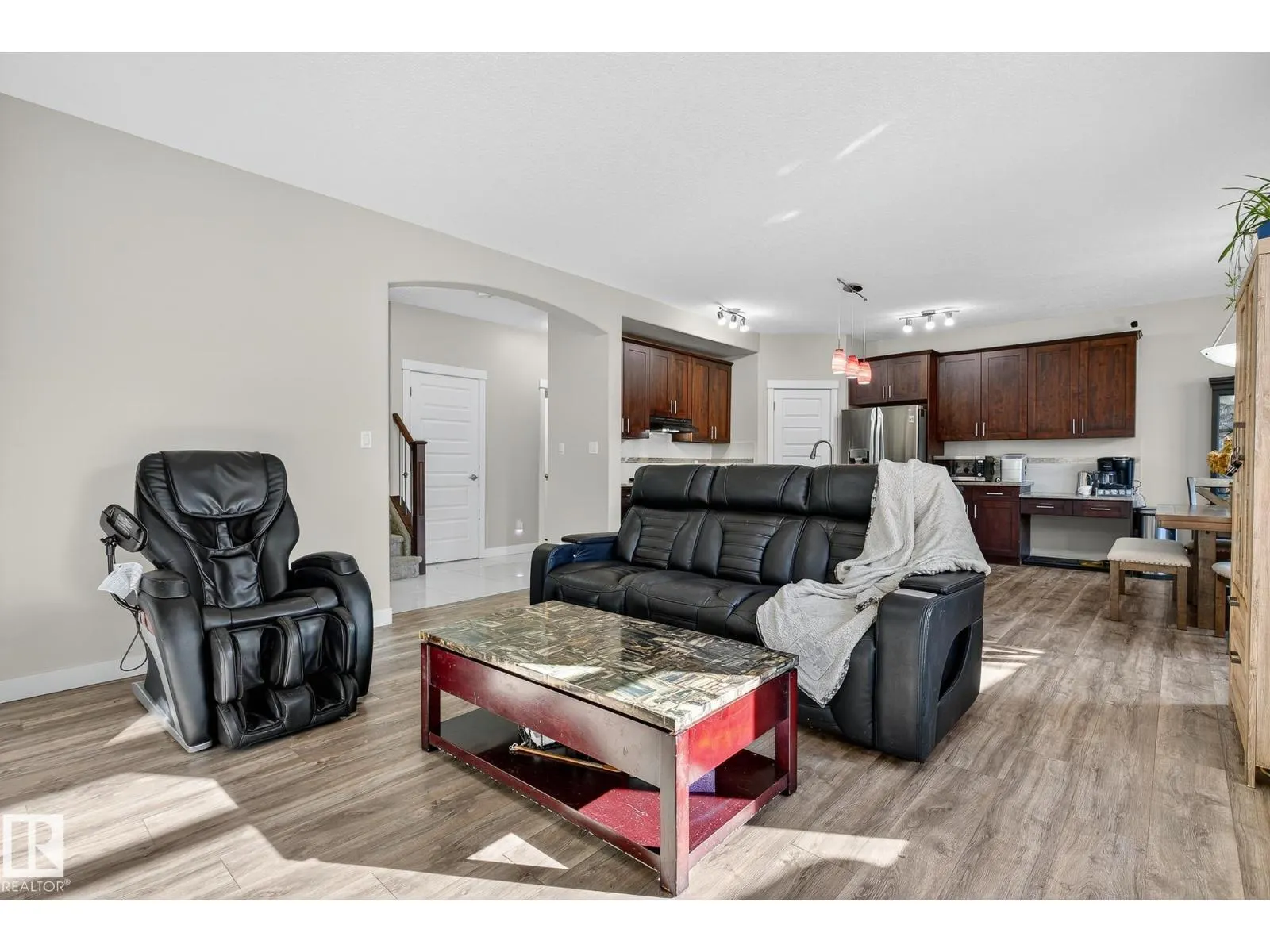 22 Shorewood Cr