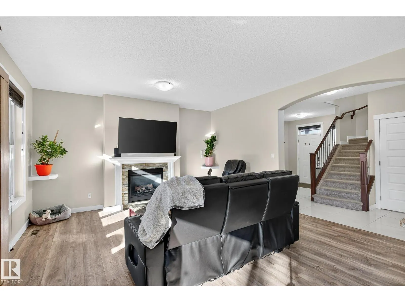 22 Shorewood Cr