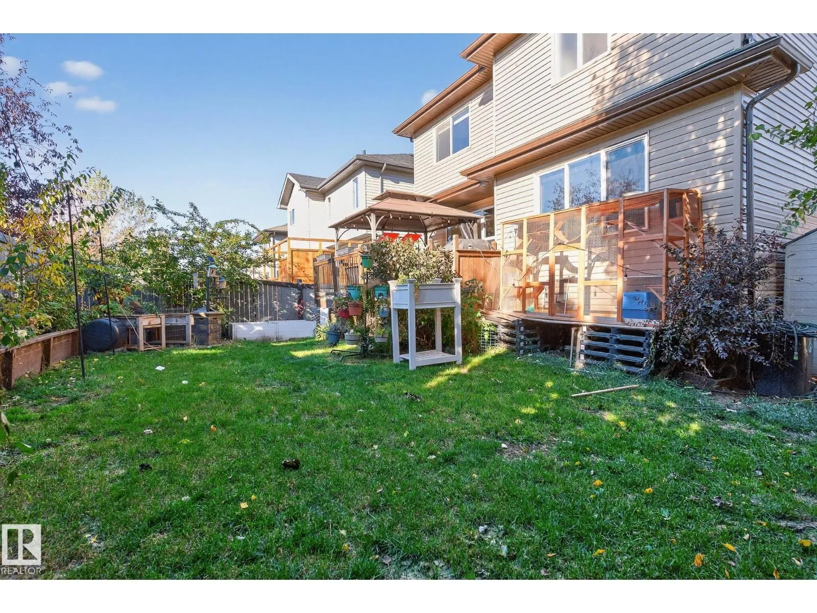 22 Shorewood Cr