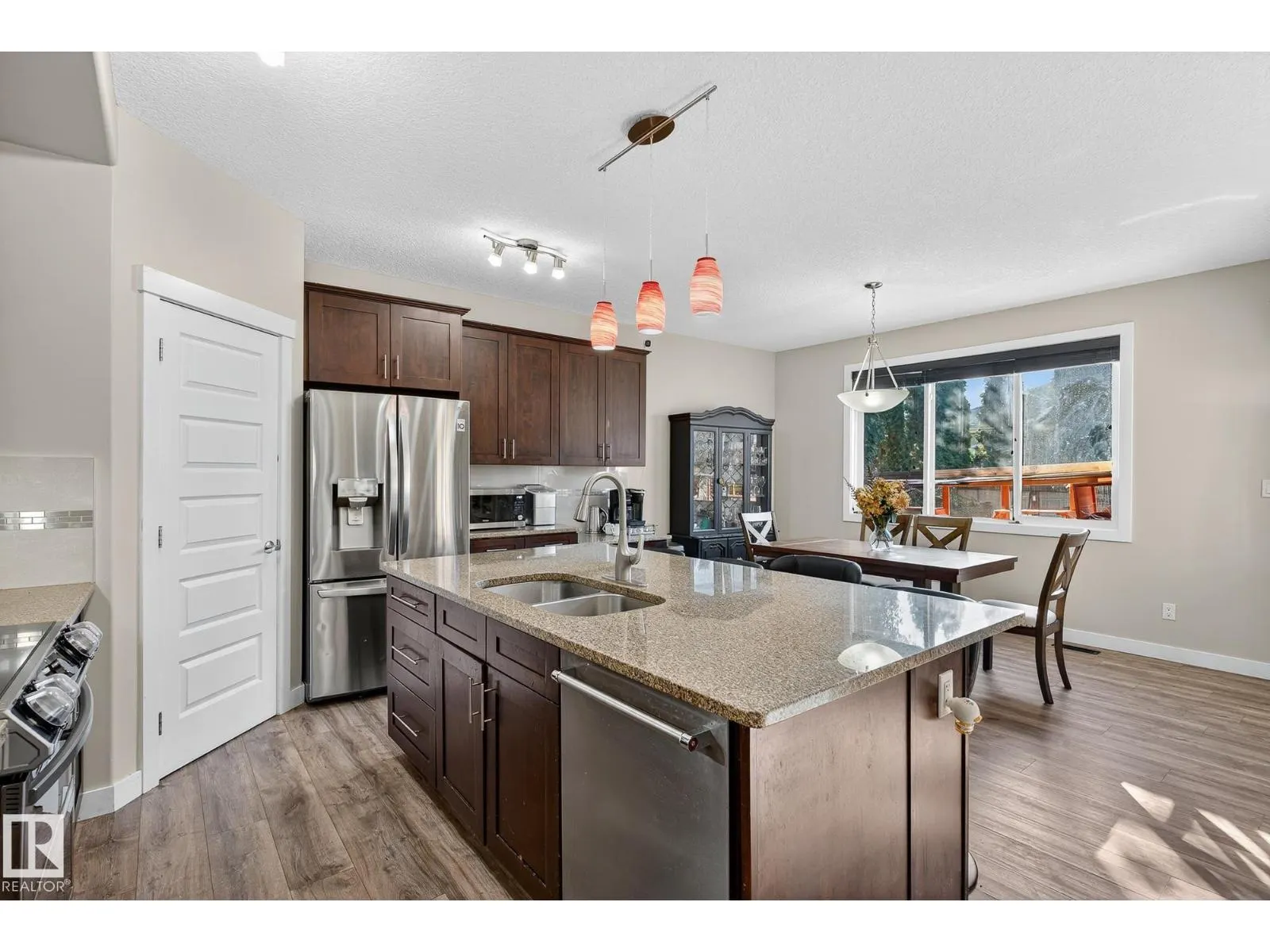 22 Shorewood Cr
