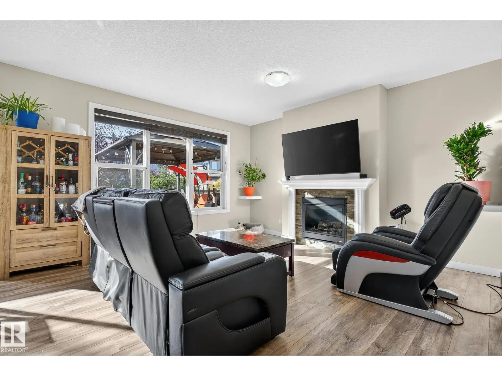 22 Shorewood Cr