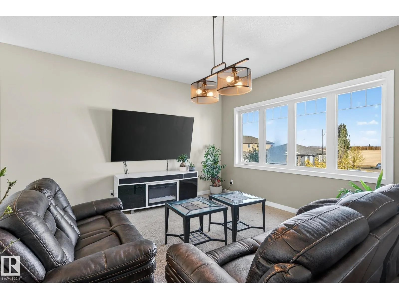 22 Shorewood Cr