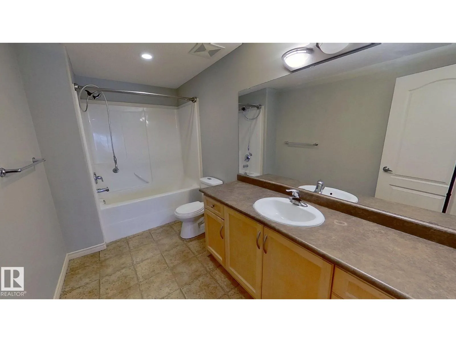 #330 105 WEST HAVEN DR