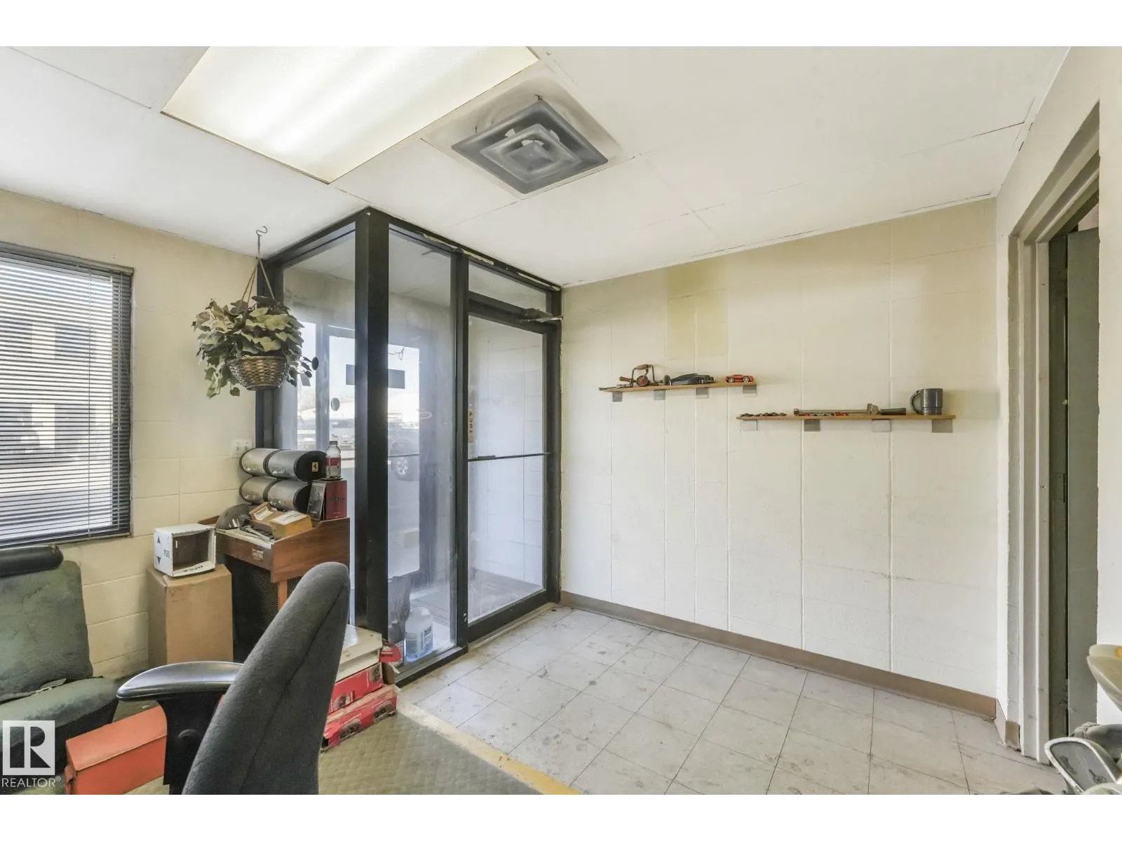 16371 130 AV NW