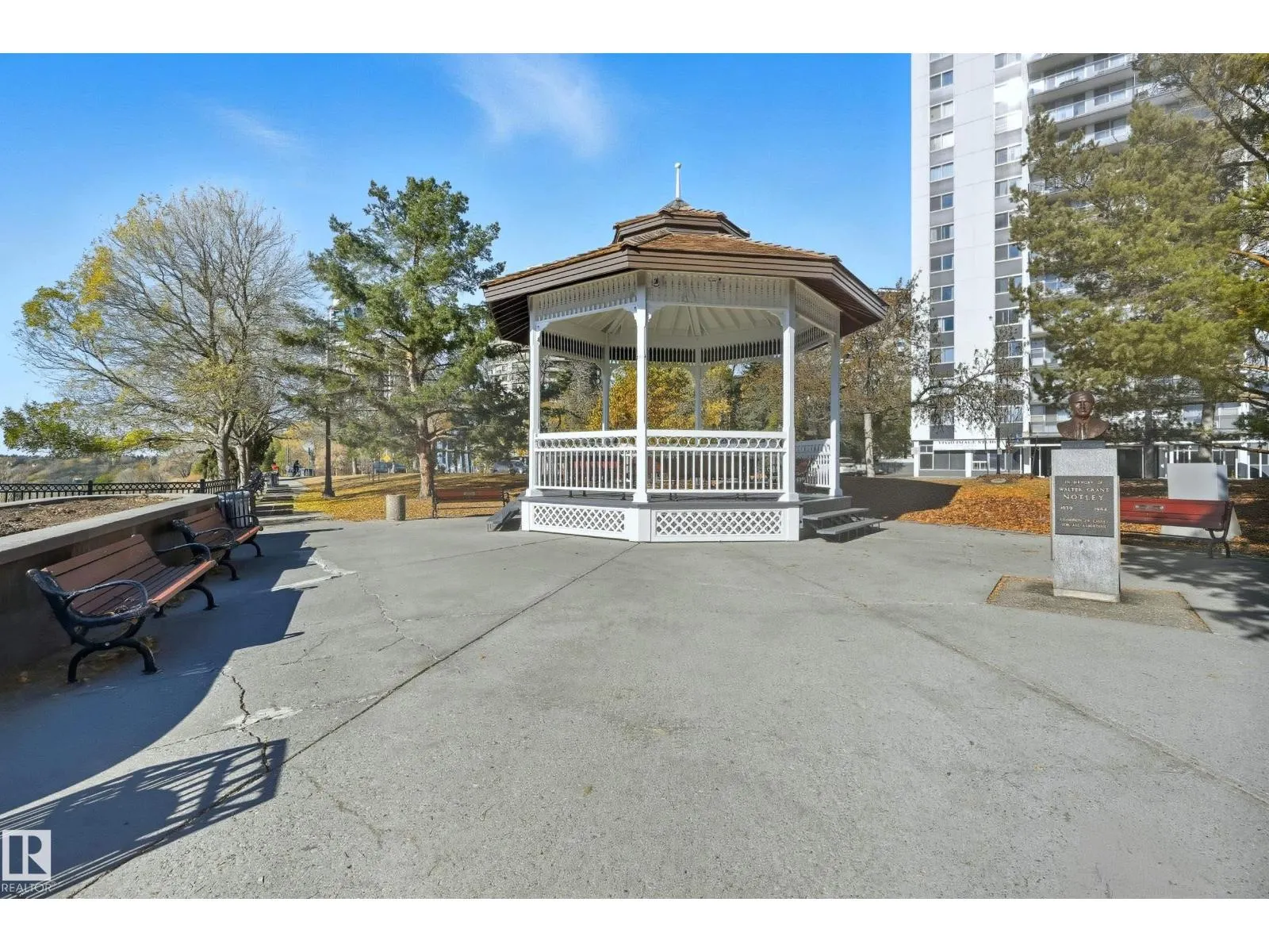 #1607 10011 116 ST NW