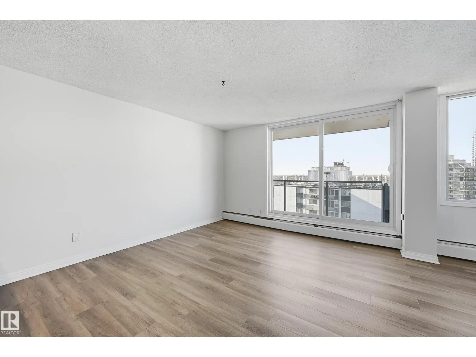 #1607 10011 116 ST NW