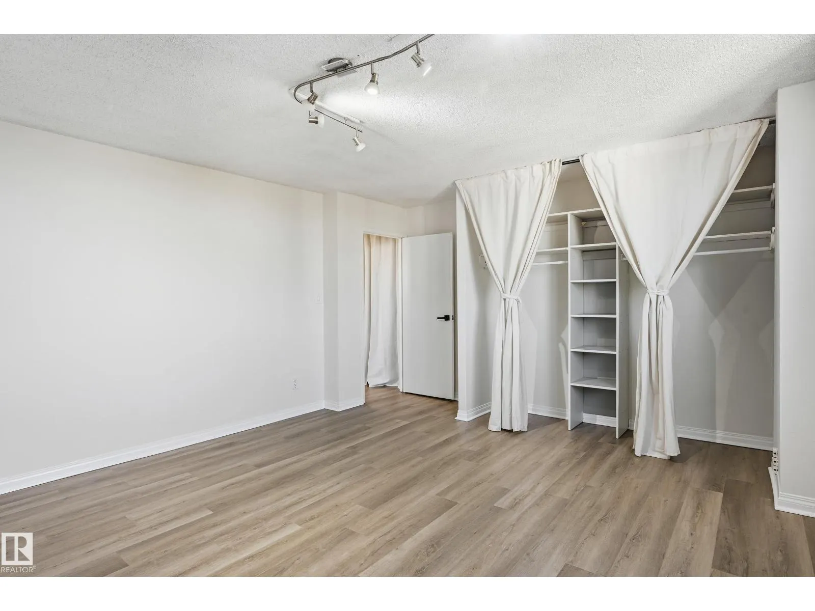 #1607 10011 116 ST NW
