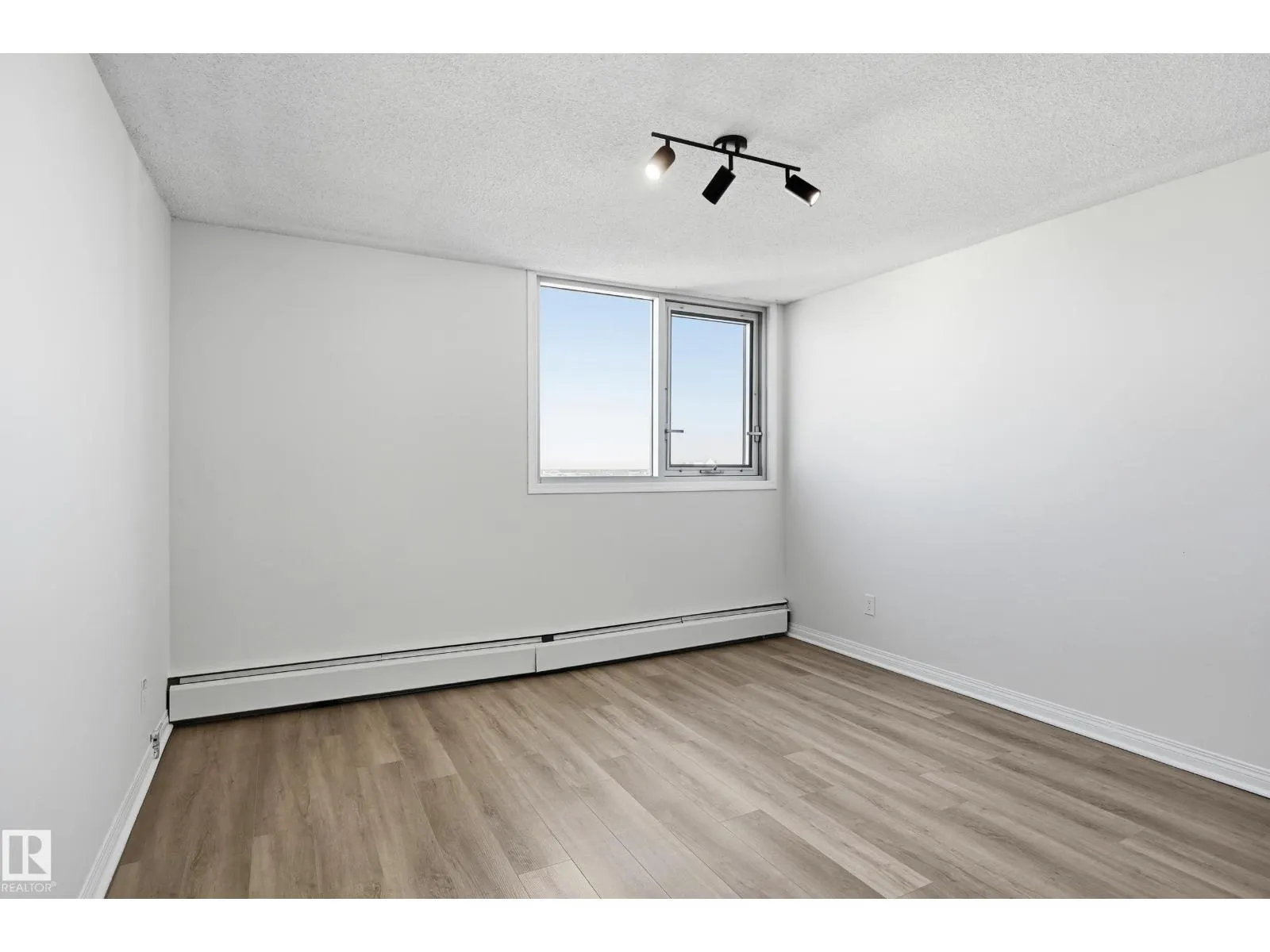 #1607 10011 116 ST NW