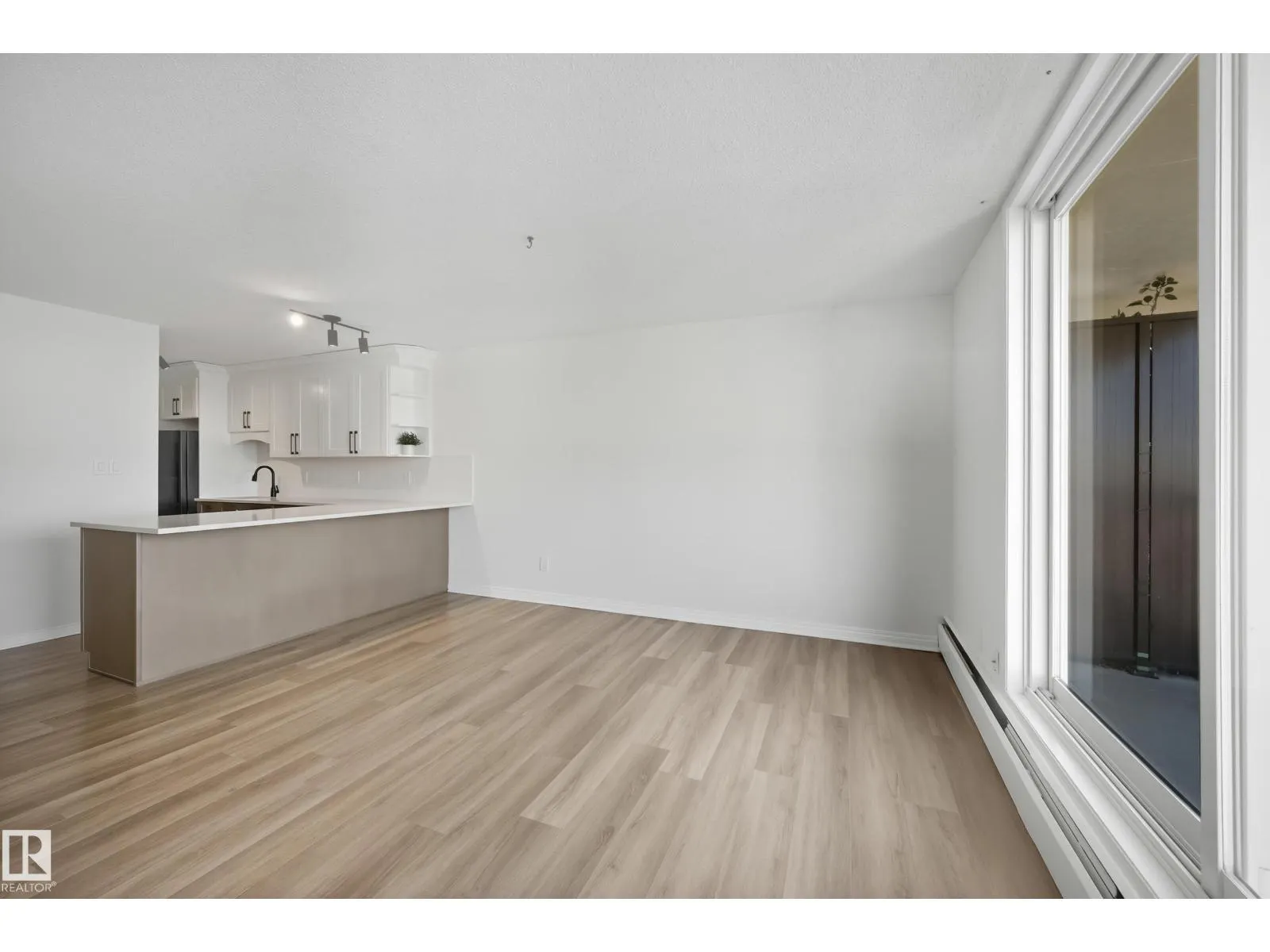 #1607 10011 116 ST NW
