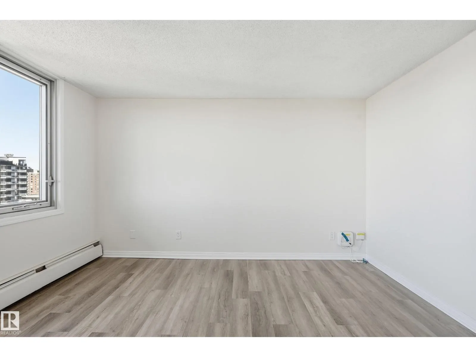 #1607 10011 116 ST NW