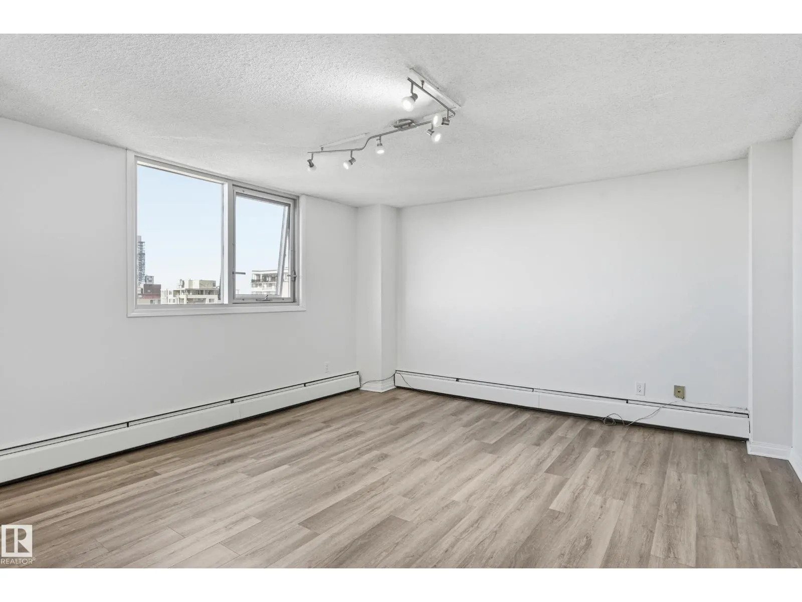 #1607 10011 116 ST NW