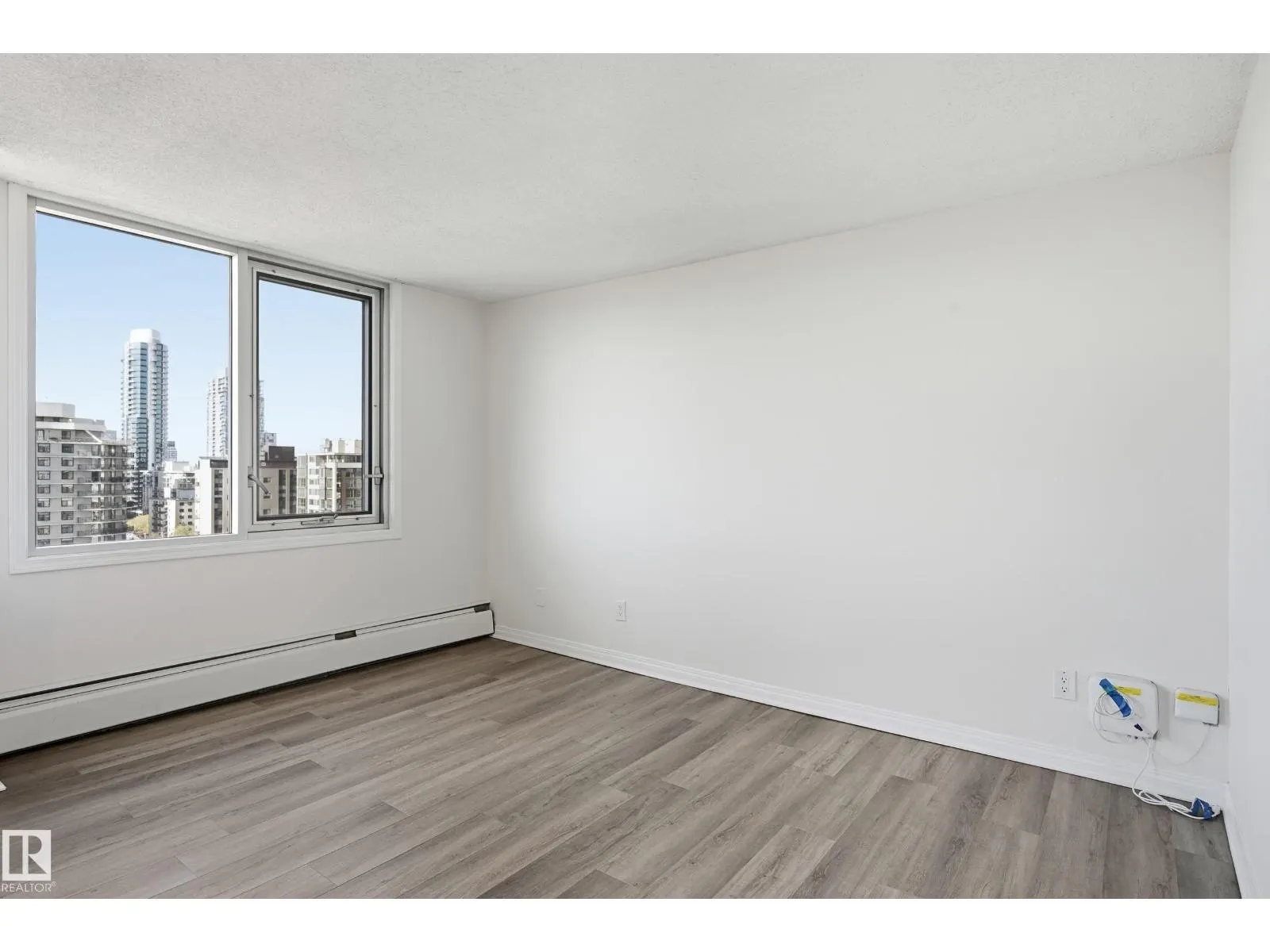 #1607 10011 116 ST NW