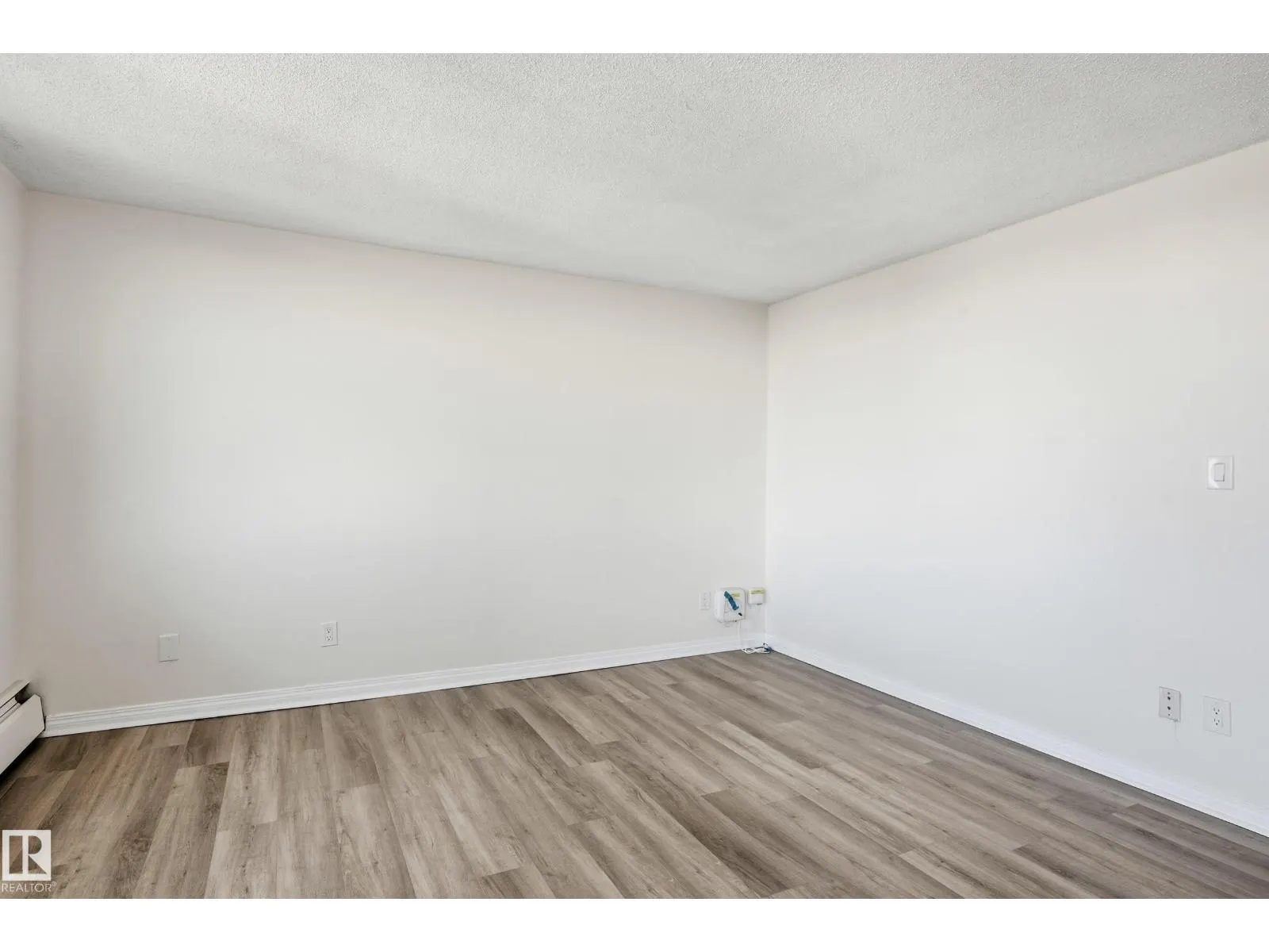 #1607 10011 116 ST NW