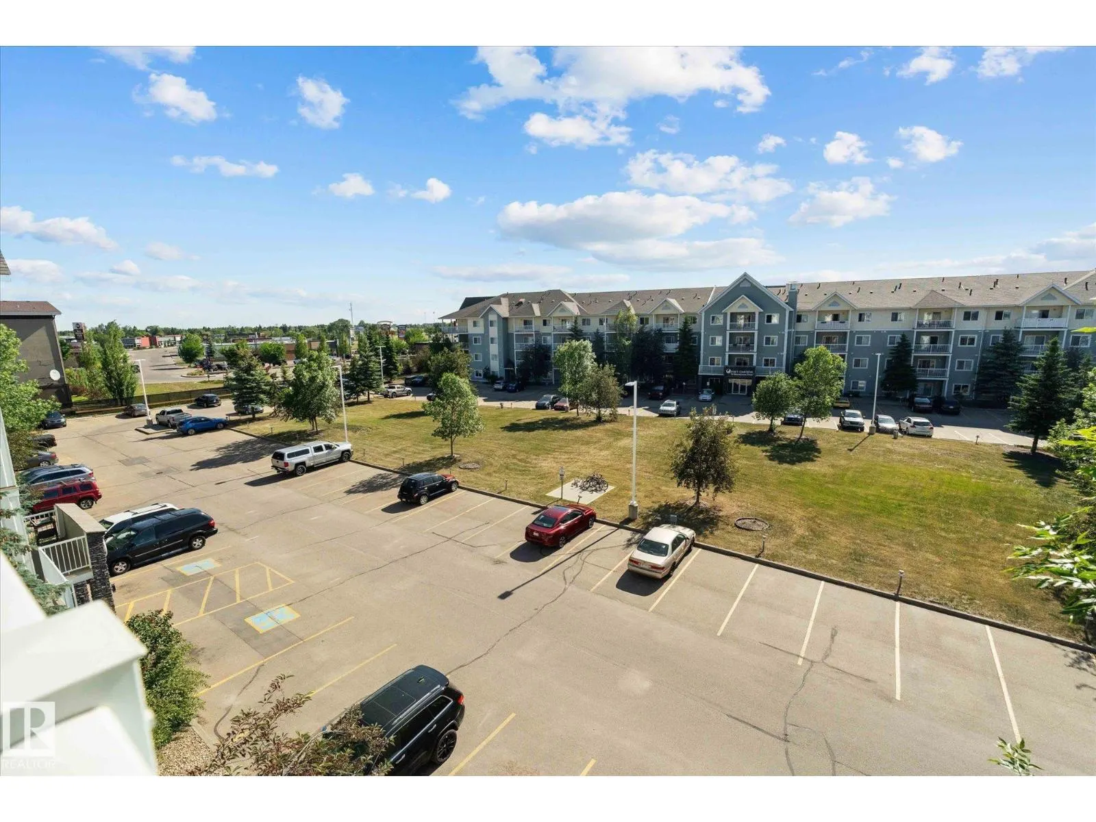 50 WOODSMERE