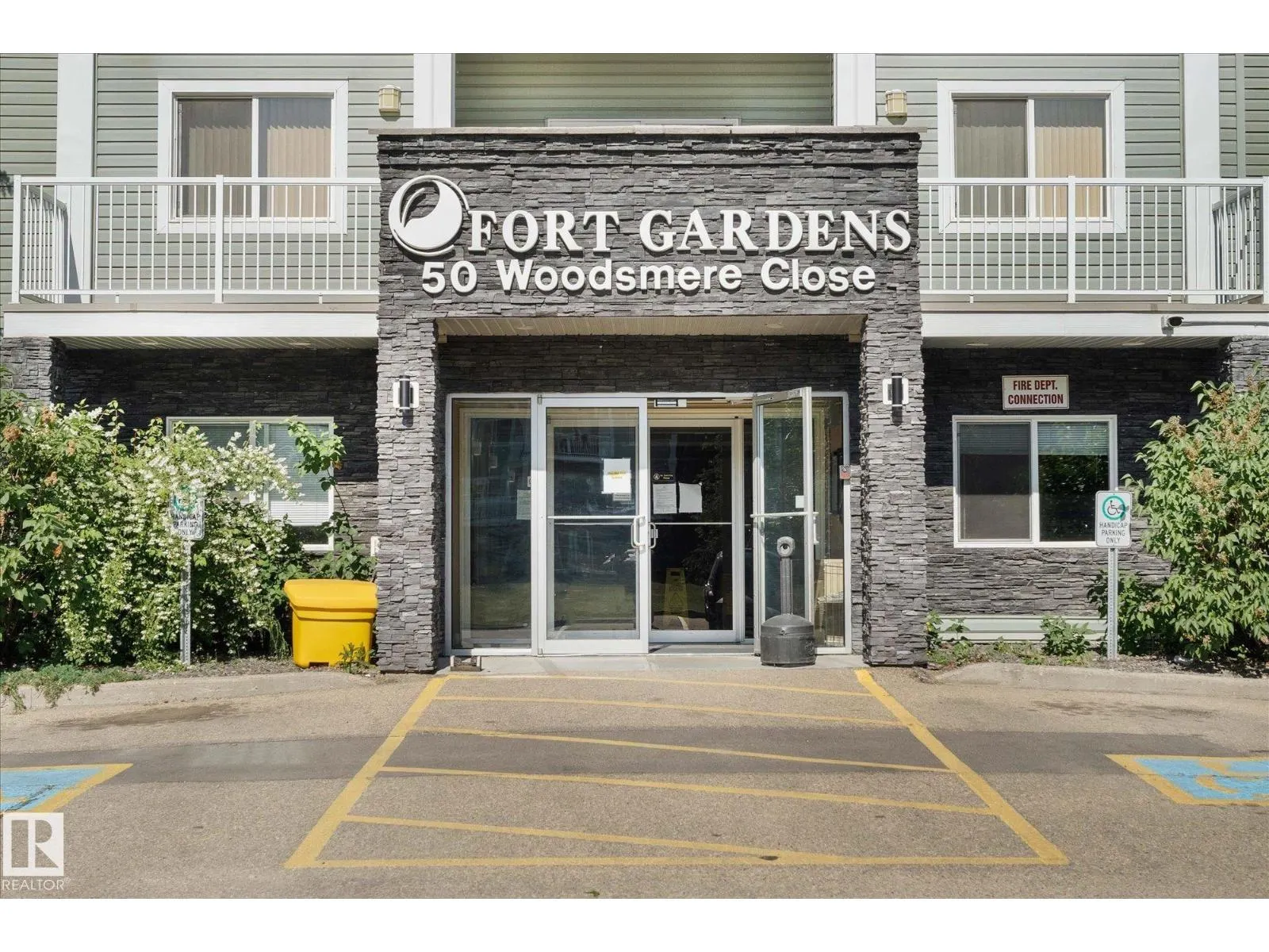 50 WOODSMERE