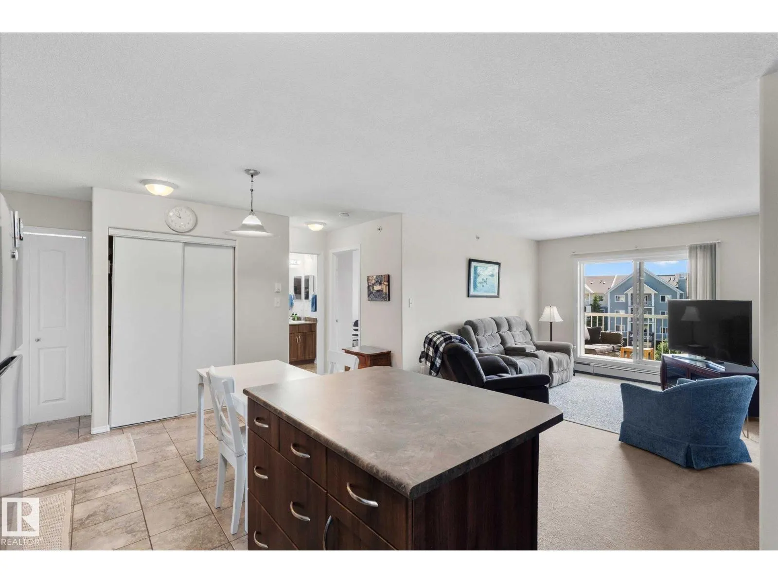 50 WOODSMERE