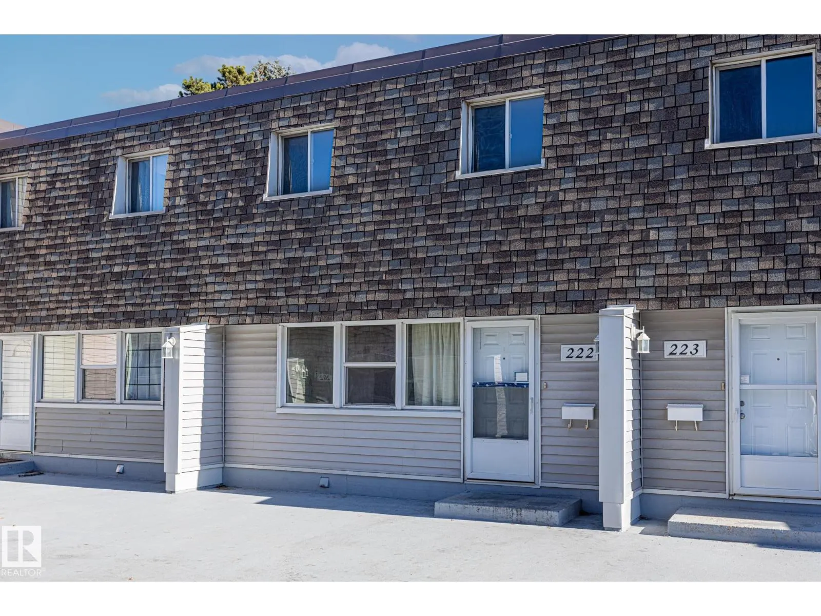 222 VILLAGE ON THE GREEN NW