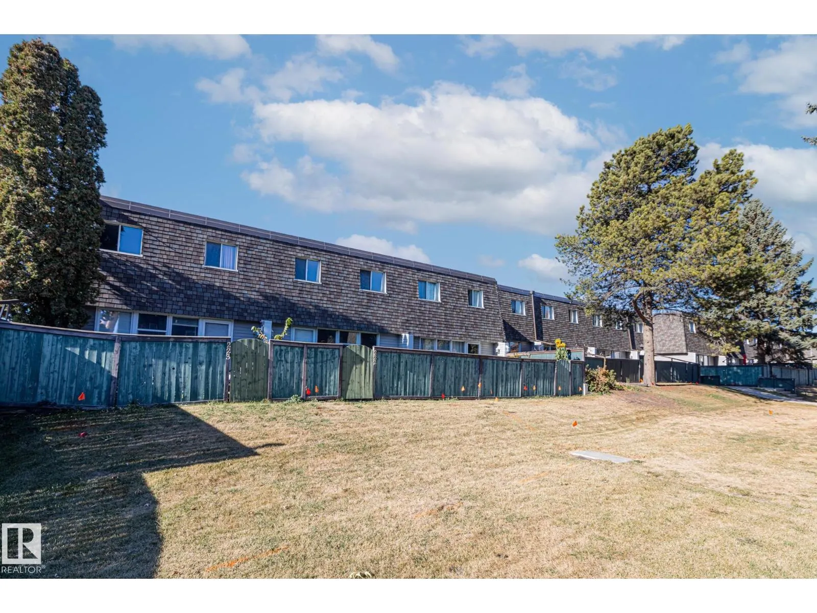 222 VILLAGE ON THE GREEN NW