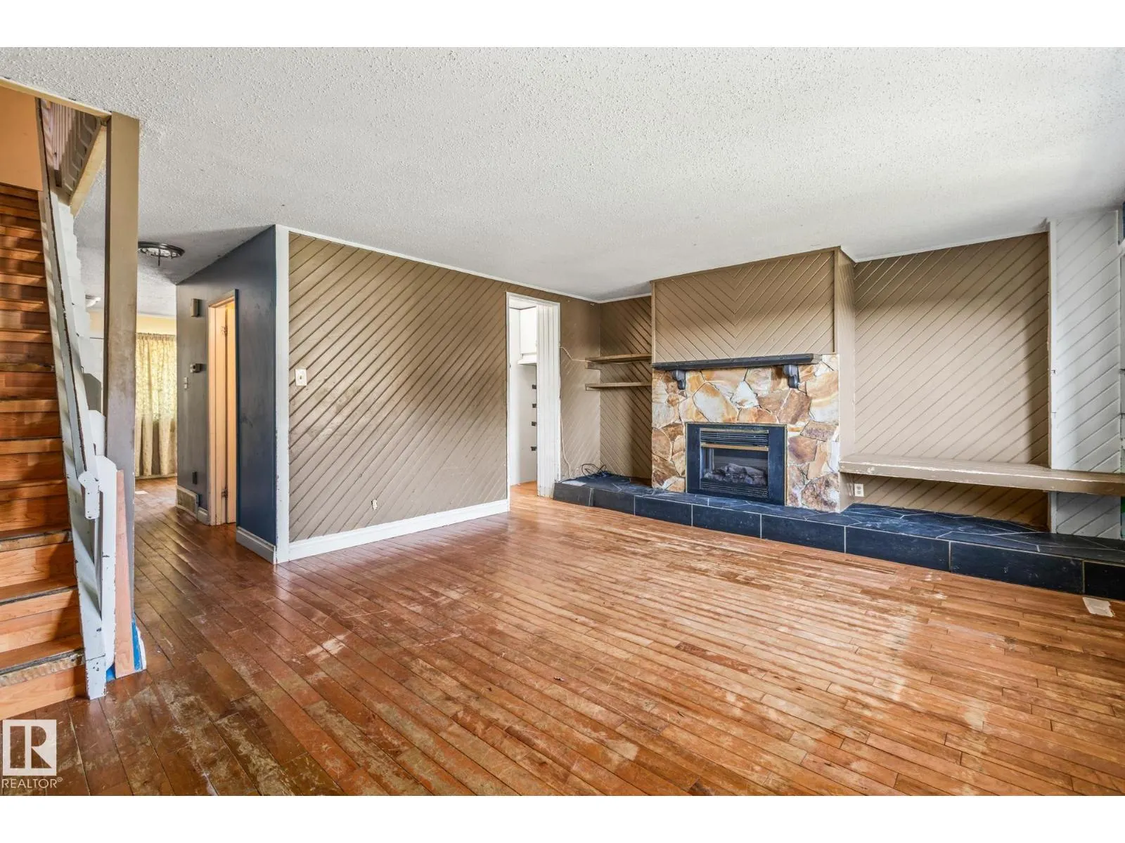222 VILLAGE ON THE GREEN NW