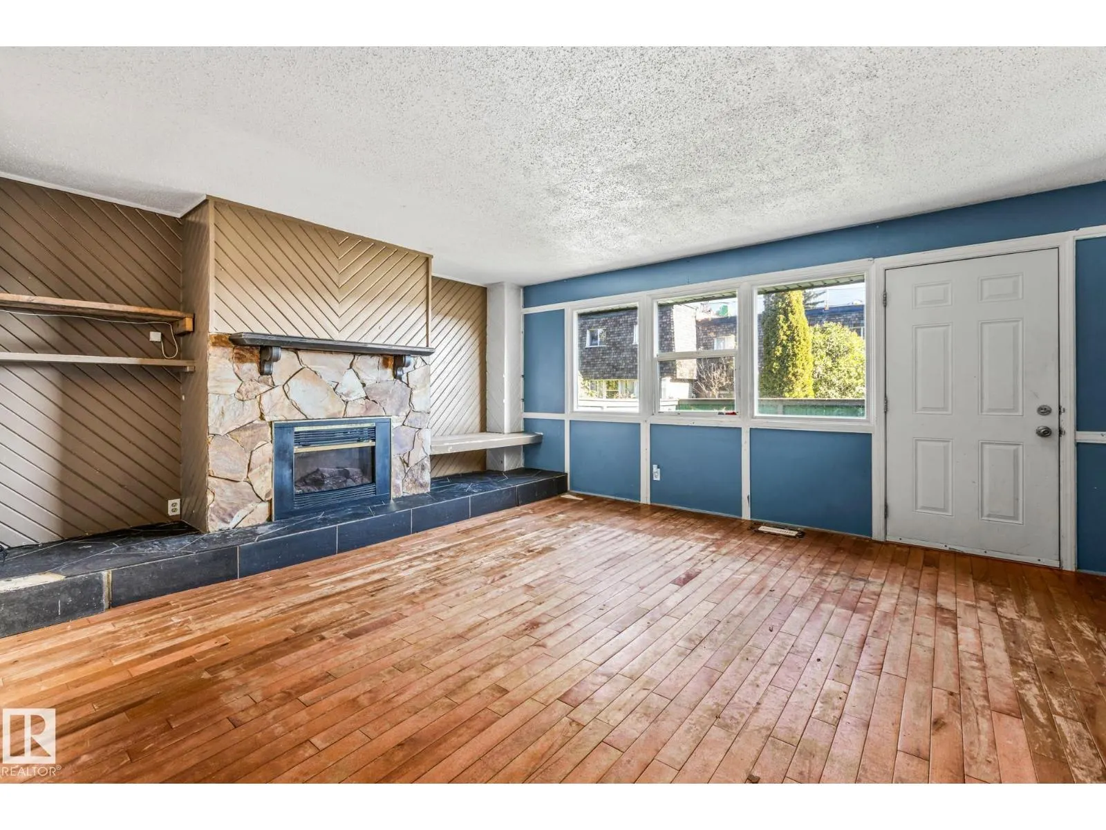 222 VILLAGE ON THE GREEN NW