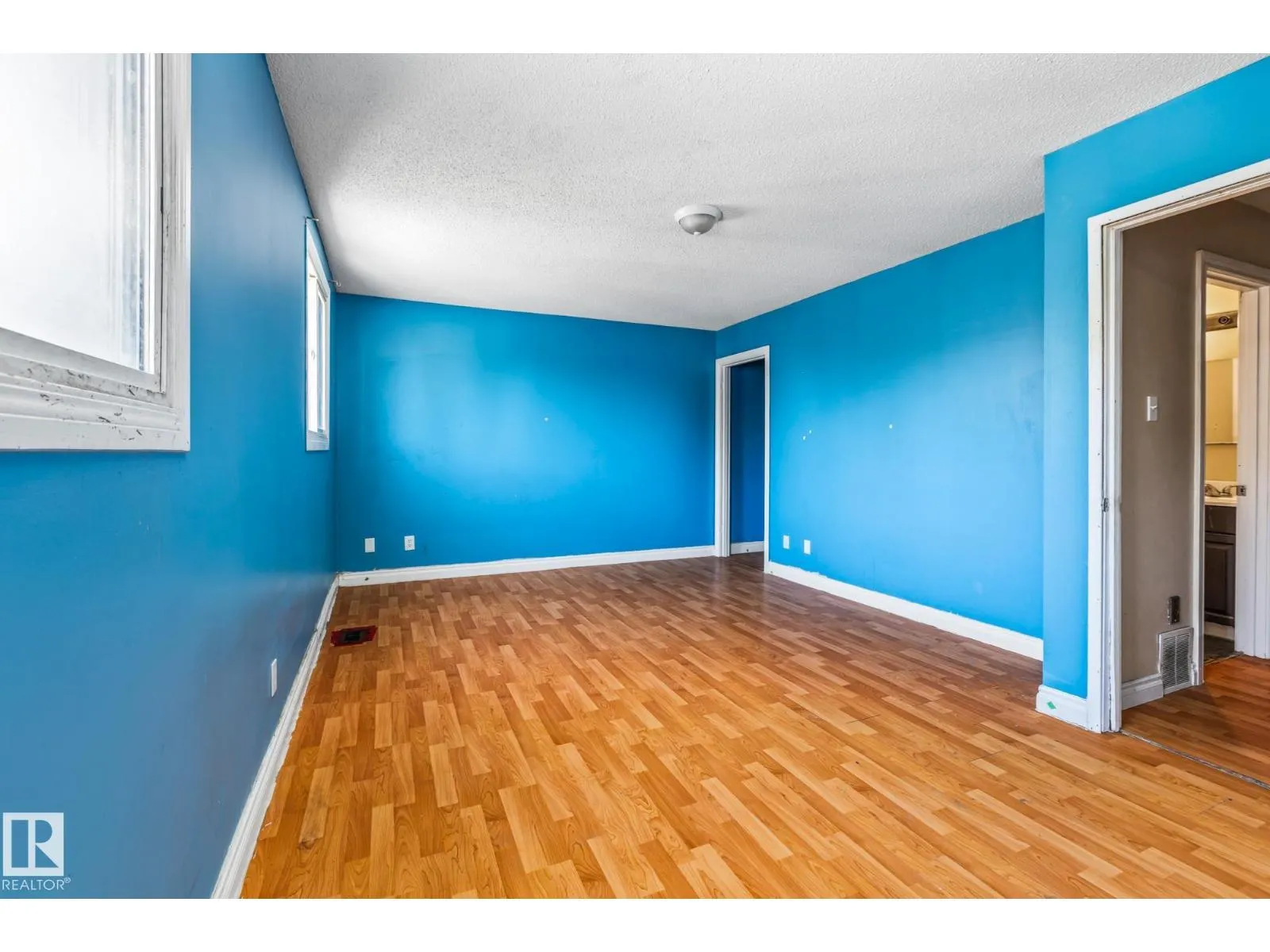 222 VILLAGE ON THE GREEN NW