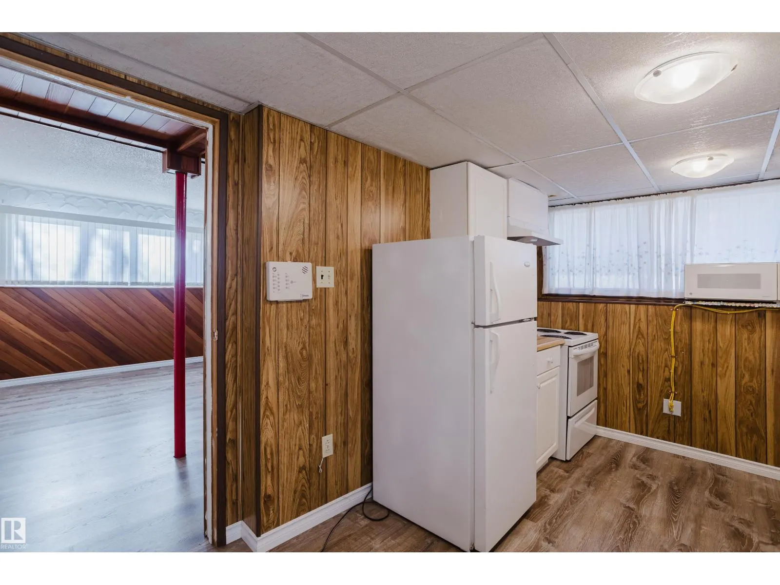 2 Fleetwood Cr