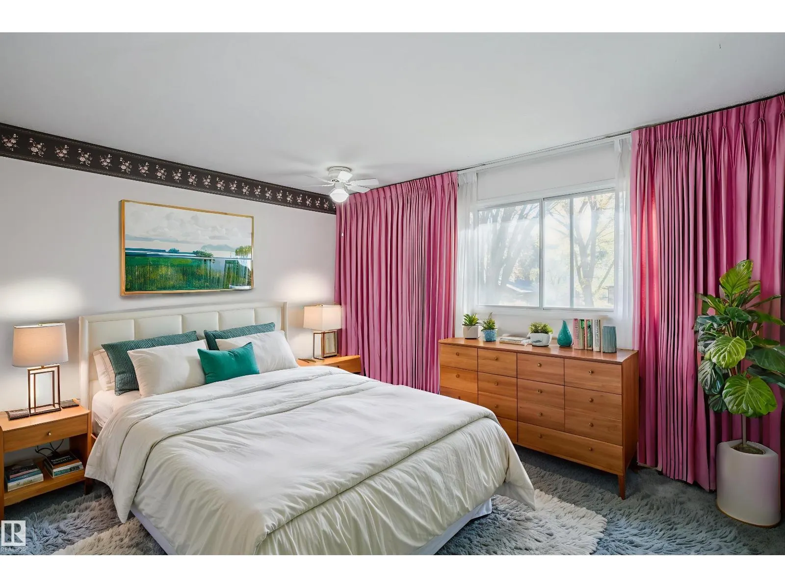 2 Fleetwood Cr