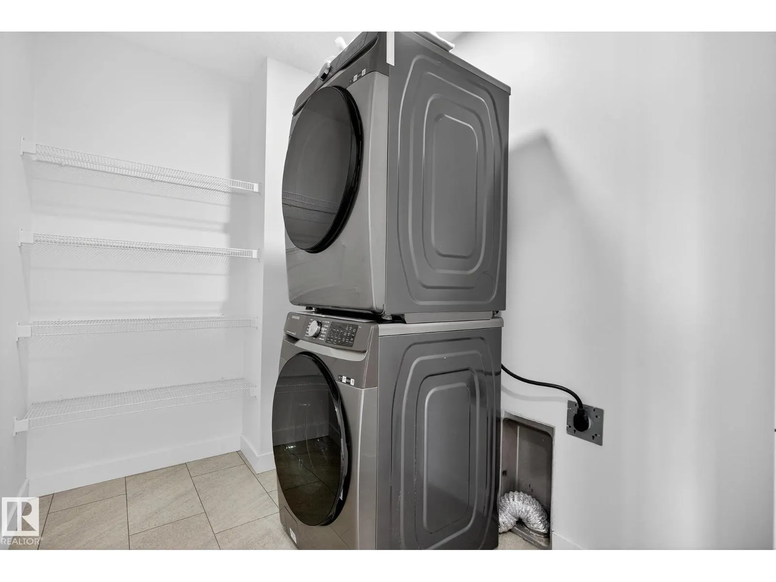22015 85 AVE NW