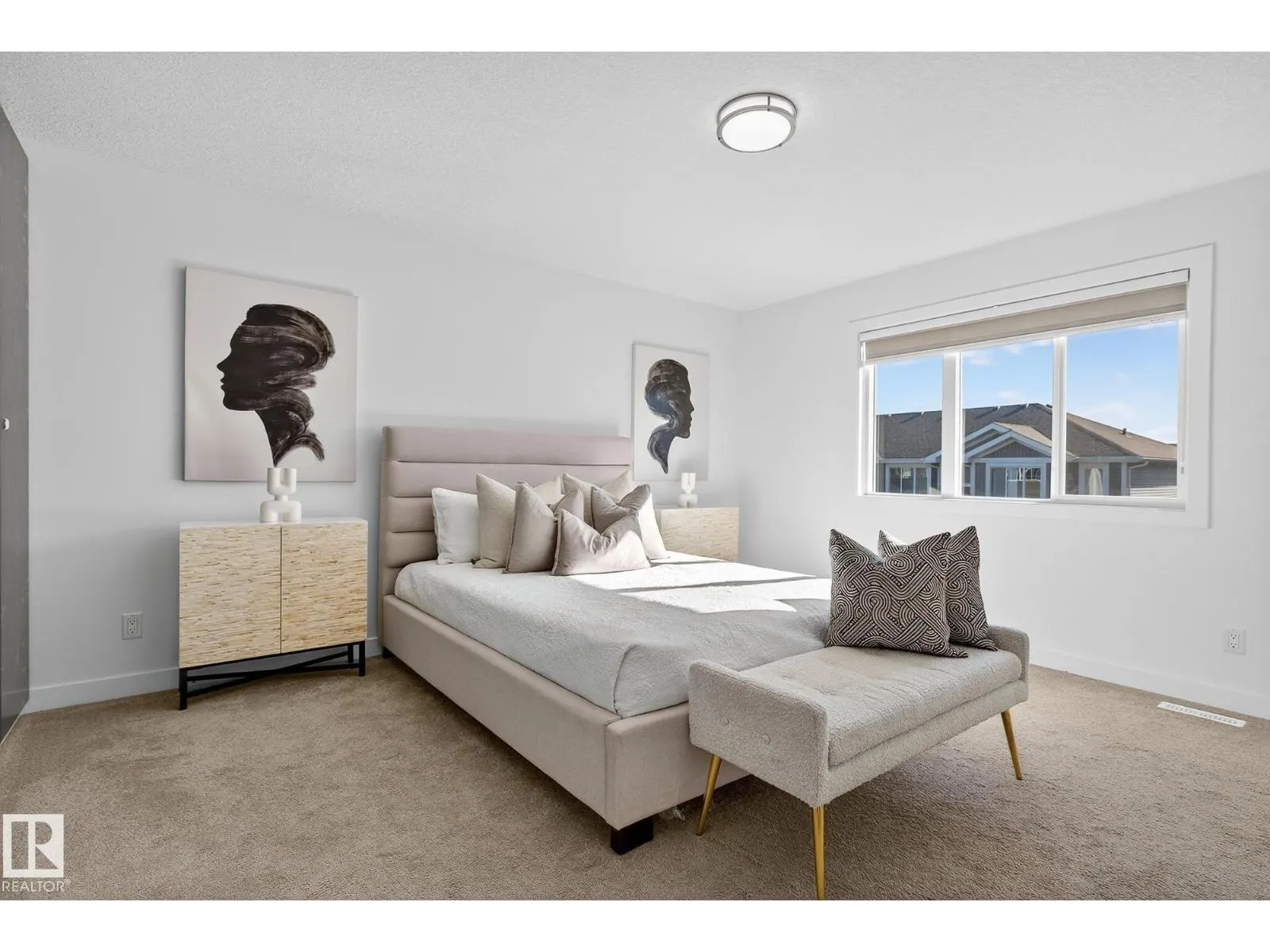22015 85 AVE NW