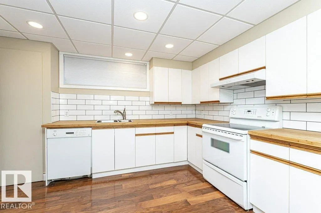 10432 64 AV NW