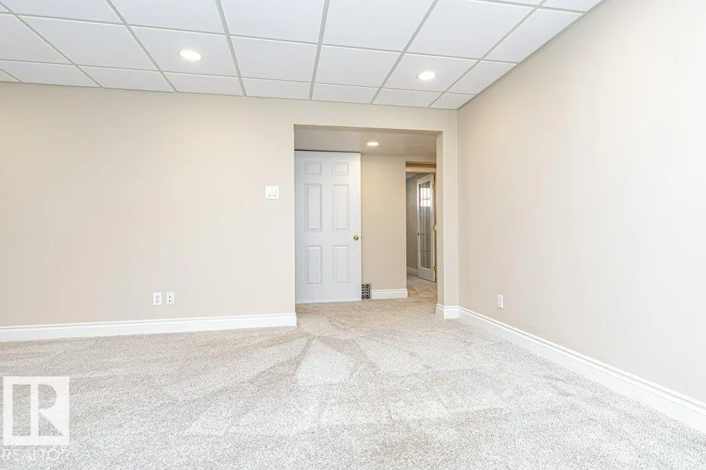 10432 64 AV NW