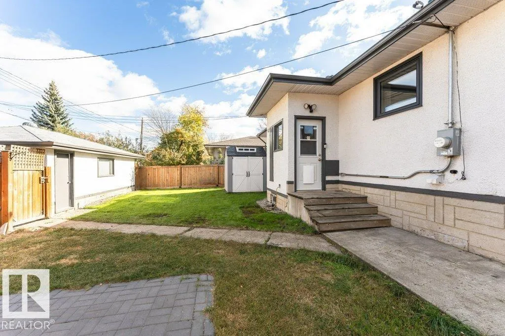 10432 64 AV NW