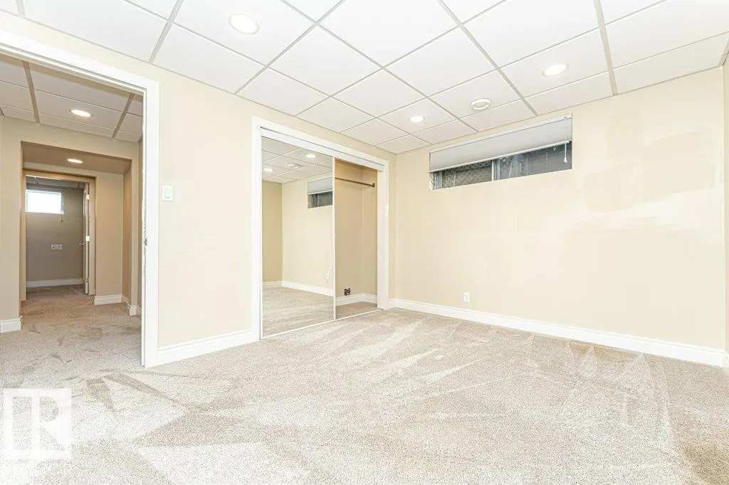10432 64 AV NW