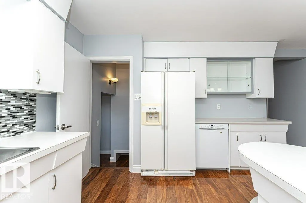 10432 64 AV NW
