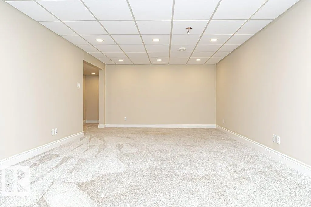 10432 64 AV NW