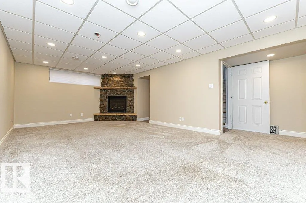 10432 64 AV NW