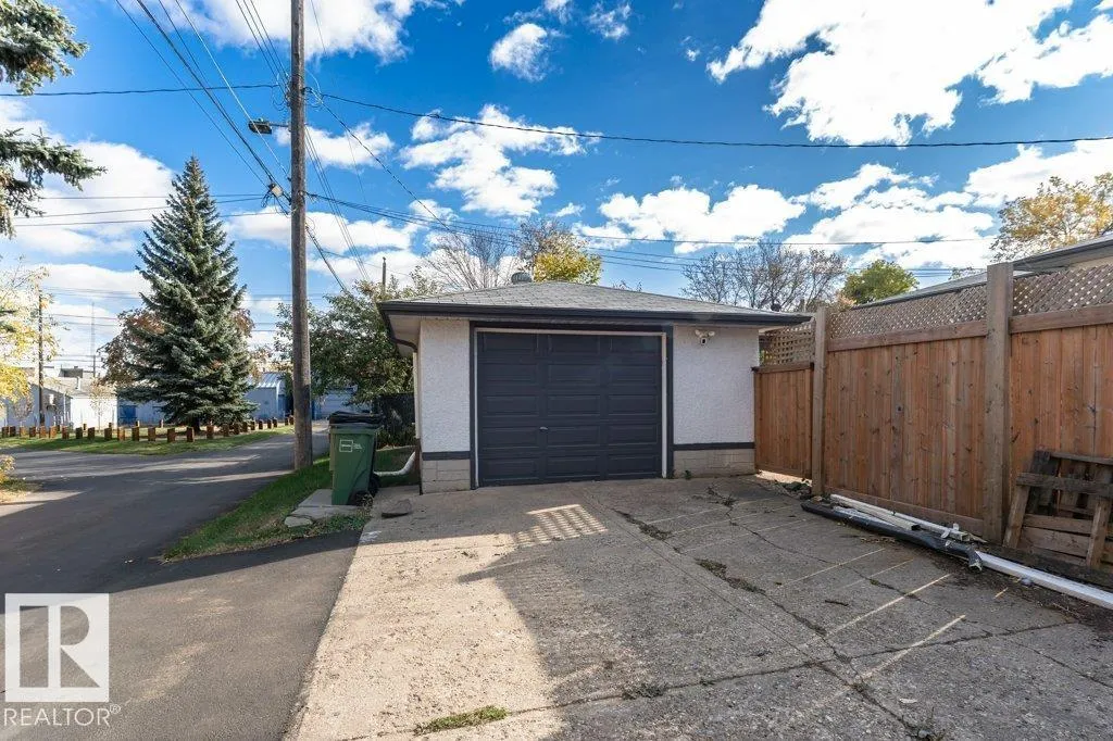 10432 64 AV NW